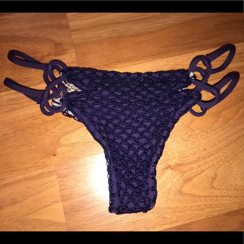 ACACIA blackberry crochet molokini